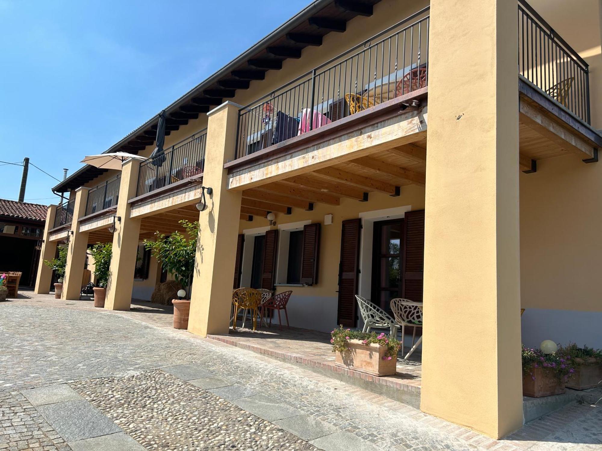 Villa Vigneto San Marzano Oliveto Buitenkant foto